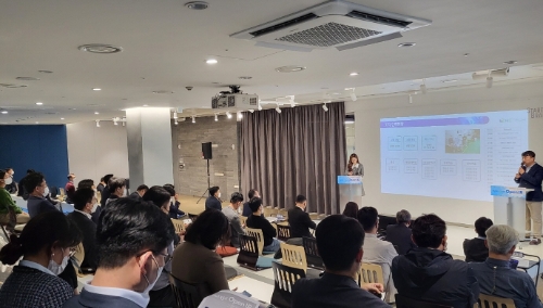 1일 코엑스 스타트업 브랜치에서 개최된 '2022 Kodit Open IR'에서 신보 투자기업 대표가 기업 소개(IR)을 하고 있다. / 사진 제공 : 신용보증기금