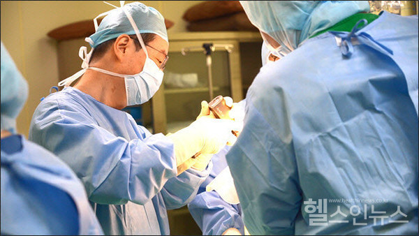 연세사랑병원고용곤병원장