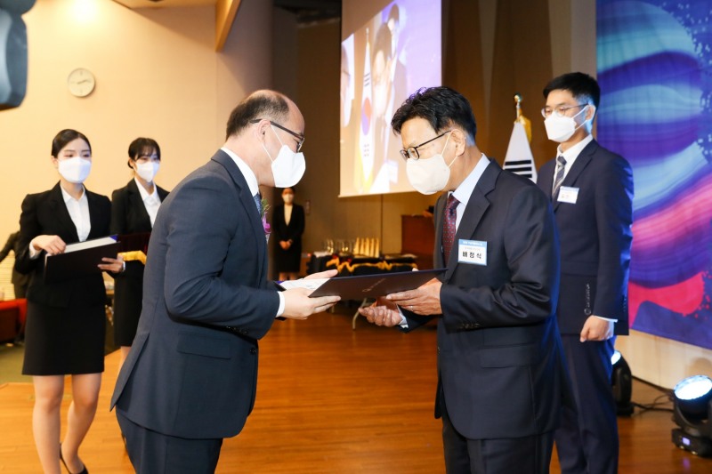 유로팜스 배정식 연구소장, 과기정통부 표창 수상…”이지멀칭 런칭”