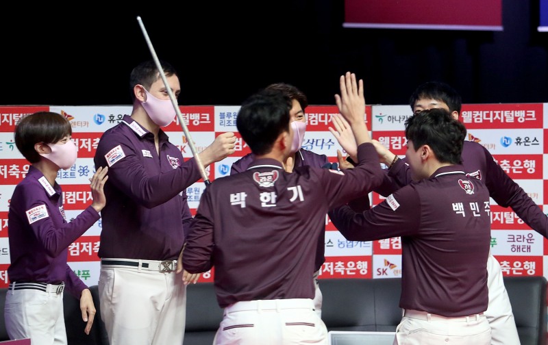 하나카드에 3연패를 안긴 크라운해태(사진=PBA)