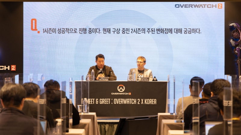간담회 QnA 세션에 나선 월터 콩 제너럴 매니저(왼쪽)와 존 스펙터 커머셜 리더.