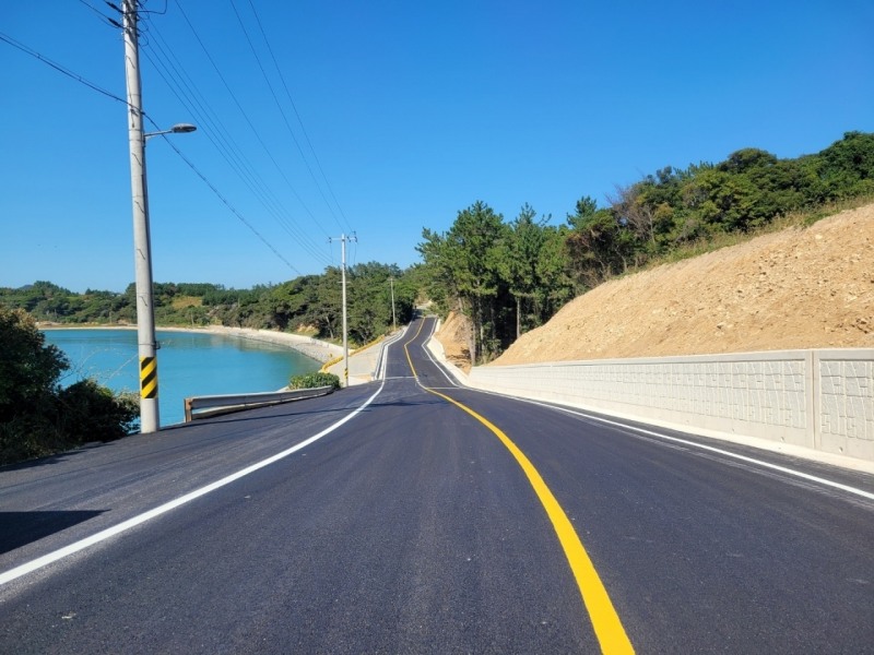 보길 군도 13호선 확포장 모습 (사진제공 = 완도군)