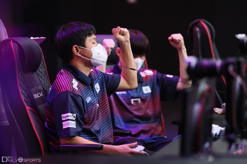 e풋볼 한국 대표 이경철.