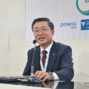 포스코O&M 김정수 대표가 15일 오후 이집트 샤름 엘셰이크에서 열리는 제 27차 유엔기후변화협약 당사국총회 한국홍보관에서‘자원多잇다’ 플랫폼 우수사례를 발표했다 / 사진 제공 = 포스코O&M