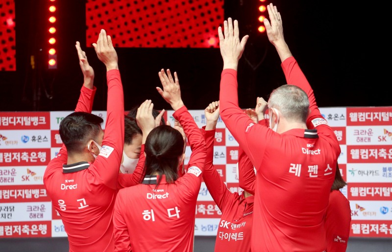 5연승을 기뻐하는 SK렌터카(사진=PBA)