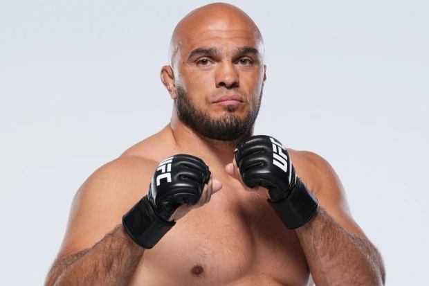 자랑할 걸 자랑해야지. 헤비급 연승 라티피, 피부병 숨겼다가 3개월 출장정지, 3백파운드 벌금