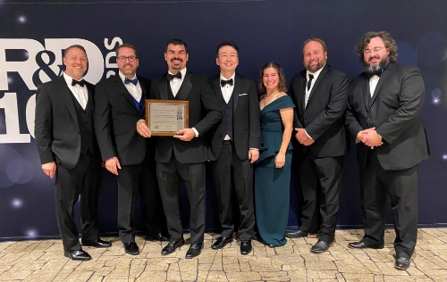 한화파워시스템 양원혁 법인장(가운데), 롭 펠튼 미주법인 영업팀장(왼쪽첫번째), 연구 협력기관인 사우스웨스트연구소 담당자들 / 사진 제공 = 한화시스템