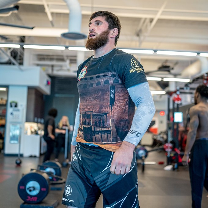 갑자기 라이트헤비급 타이틀전을 치르게 된 안칼라예프(사진=인스타그램)