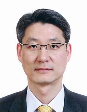 LG유플러스는 24일 오후 이사회를 열고 부사장 승진 1명, 상무 신규 선임 6명 등 2023년 임원 인사를 단행했다고 밝혔다. 사진은 LG유플러스 부사장으로 신규 승진한 권준혁 네트워크부문장. (사진 = LG유플러스 제공)