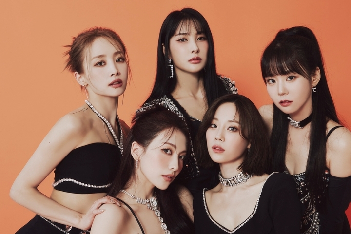 사진=카라/출처=RBW