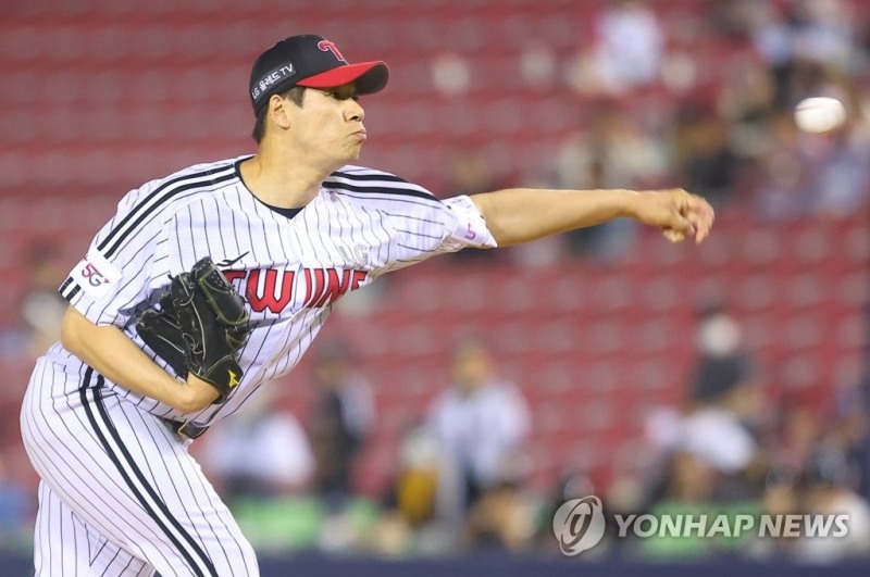 LG의 핵심 불펜 김대유가 박동원의 보상선수로 KIA로 이적, 5번째 팀을 맞게 됐다.