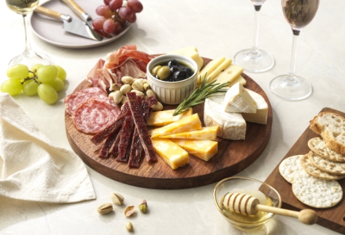 63다이닝키트 신제품 치즈플래터 / 사진 제공 = 한화 더테이스터블