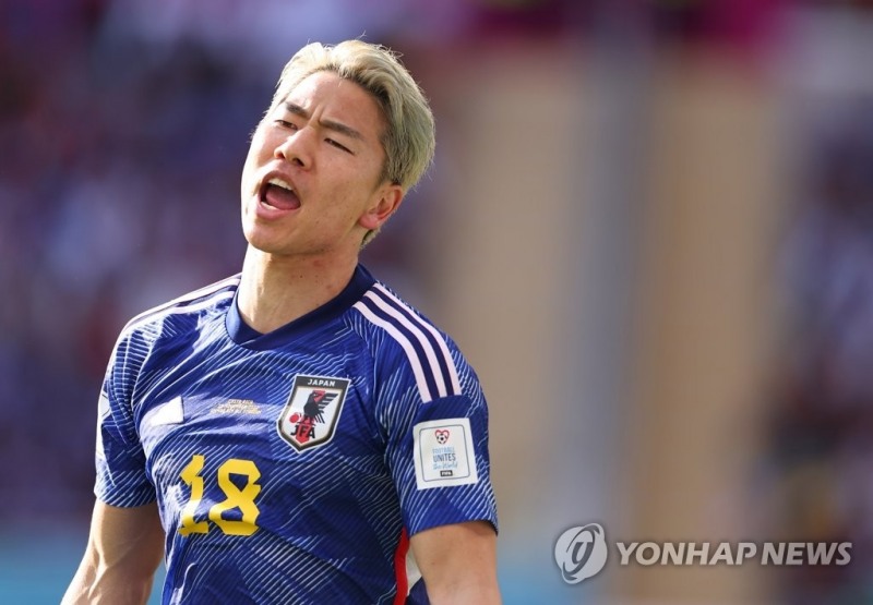 (알라이얀=연합뉴스) 27일(현지시간) 카타르 알라이얀 아흐마드 빈 알리 스타디움에서 열린 2022 카타르 월드컵 조별리그 E조 일본과 코스타리카의 경기. 일본 아사노 다쿠마가 찬스를 놓친 뒤 아쉬워하고 있다.