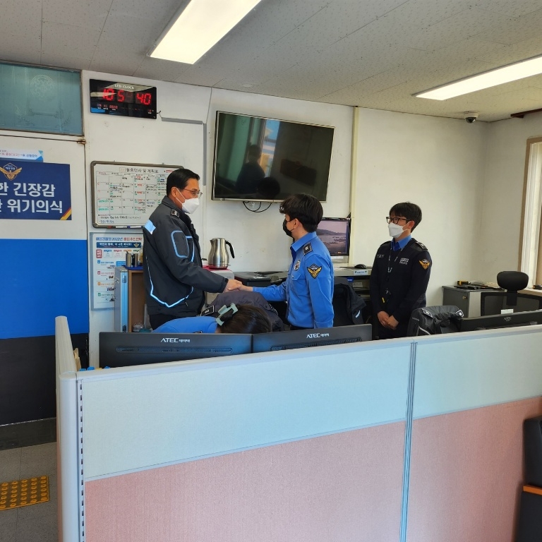 지난 24일 실시 된 동절기 안전사고 대비 지휘관 치안현장 점검 모습 (사진제공 = 완도해양경찰서)