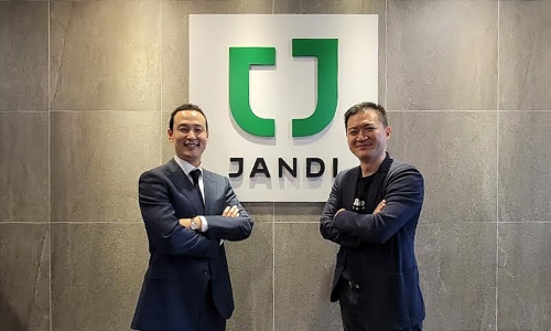 김대현 토스랩 대표(왼쪽)와 케니 수(Kenny Su) KDAN 대표(오른쪽) / 사진 제공 = 토스랩