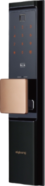 삼성전자는 종합 프롭테크기업 직방과 협력해 ‘직방 UWB 스마트 도어록’ 디지털 홈 키를 지난 28일 삼성페이에 탑재했다고 29일 밝혔다. 사진은 삼성페이로 출입이 가능한 '직방 UWB 스마트 도어록'의 모습. (사진 = 삼성전자 제공)