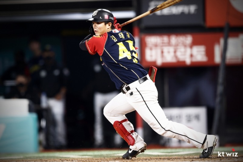 "2020퓨처스 남부리그 타격왕으로 변화구 대처능력 뛰어나" 삼성라이온즈, kt로 이적한 김상수 보상선수로 김태훈 지명
