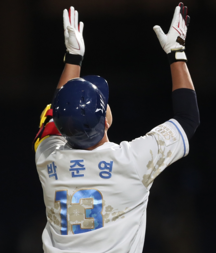 "강한 어깨로 유격수와 3루수가 가능하고 병역의무도 마쳐' 두산베어스, 박세혁 보상선수로 내야수 박준영 지명