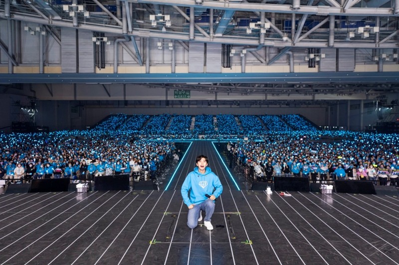 임영웅, 부산서도 하늘색 빛 물결…연속, 감탄 힐링X위로 선물