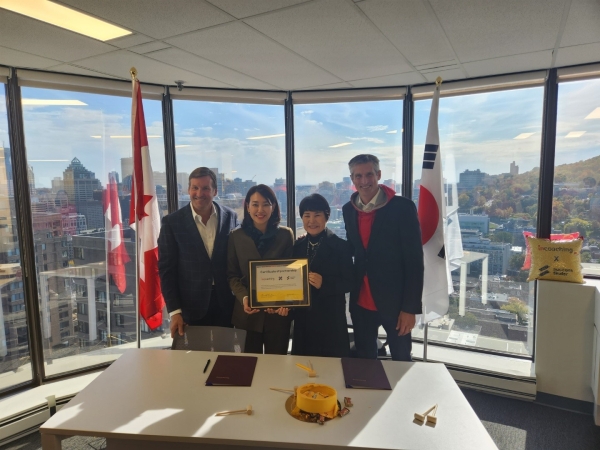 사진=(좌측부터) SuccessFinder Ronald Dahms 대표이사, 인코칭 김재은 부사장, 홍의숙 대표이사, Charles Guay 부사장