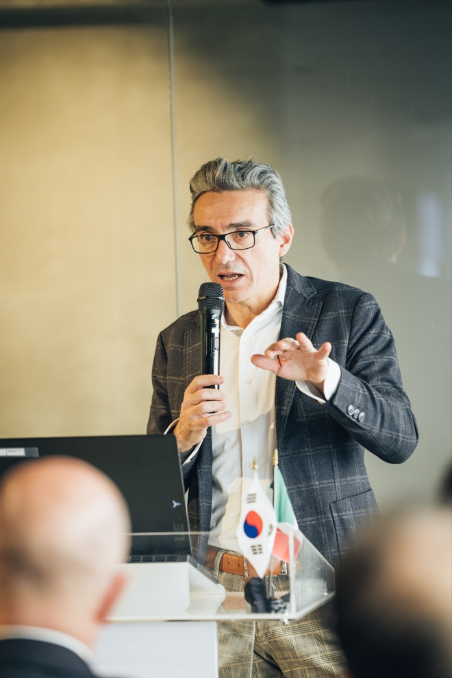 사진 = 마테오 스카르파로 이탈리아 제화협회 글로벌 총괄