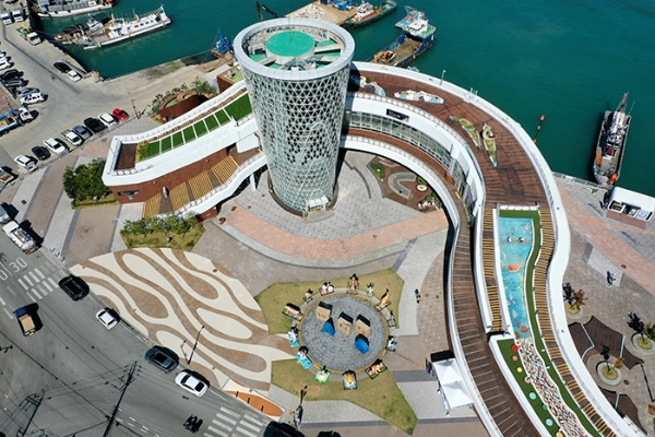 제3회 전남 정원 페스티벌 개최 예정 장소인 완도해변공원의 해조류센터 전경 (사진제공 = 완도군)