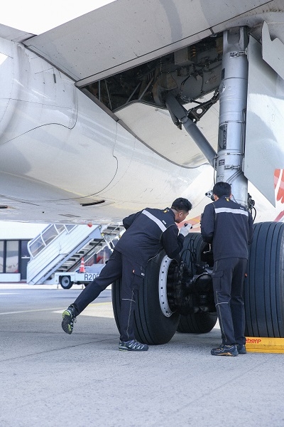 K2 Safety, 티웨이항공과 협업 통해 정비사 맞춤형 워크웨어 제작