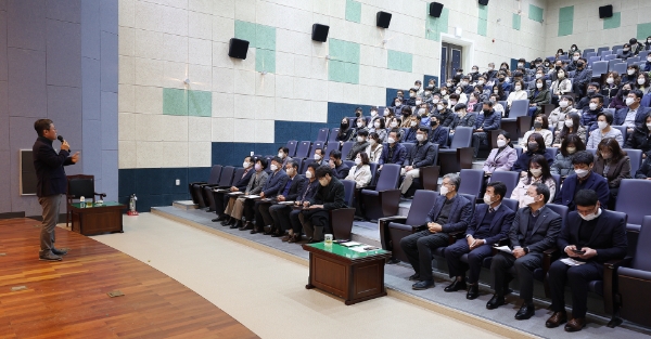 안도걸 전 기획재정부 차관 초청 특강 모습 (사진제공 = 함평군)