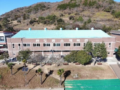 제62회 전남체전 역도 경기가 열릴 완도중학교 체육관 전경 (사진제공 = 완도군)