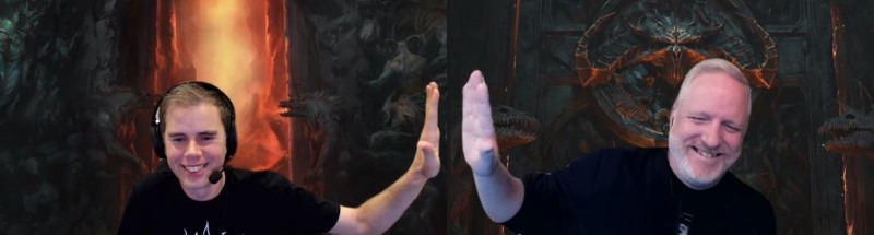 조 셸리 '디아블로4' 게임 디렉터(왼쪽)와 로드 퍼거슨 '디아블로' 총괄 매니저가 하이파이브를 하는 모습.