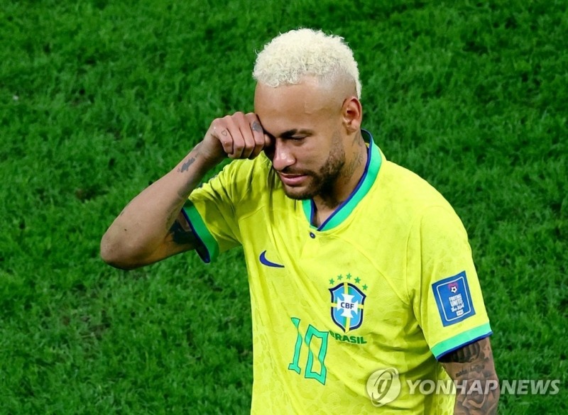 울고 있는 네이마르