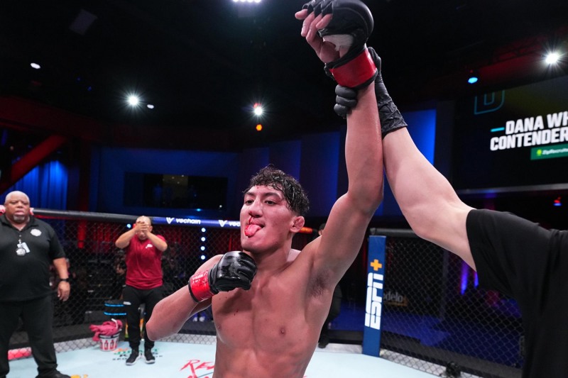 UFC 최연소 승리를 기록한 로사스 주니어(사진=UFC)