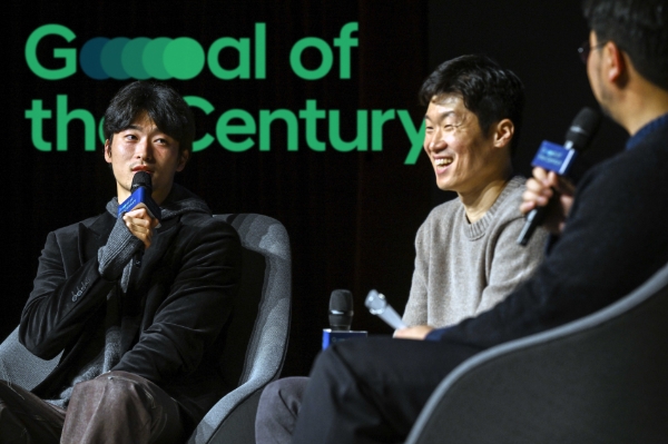 현대차 임직원 대상 특강에 참여한 박지성(우), 조규성(좌) / 사진 제공 : 현대자동차