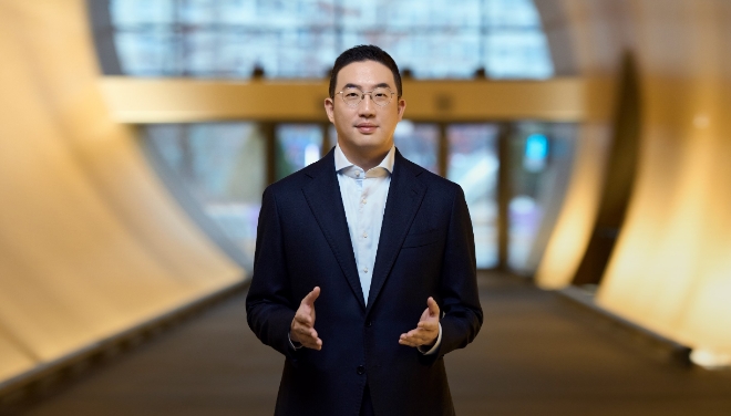 LG그룹 구광모 회장은 20일 전 세계 LG 임직원에게 2023년 신년사를 전했다. 사진은 신년사를 밝히고 있는 구 회장의 모습, (사진 = (주)LG 제공)