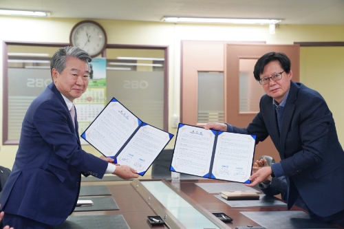 사진=(좌)최서형 재단법인위담 최서형 이사장, OBS경인TV 김학균 대표(우)