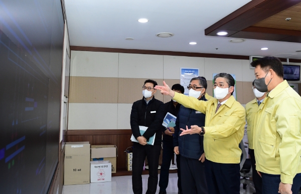 한전, "23일 전력수요 역대 최대…겨울철 전력수급 대비 현장 점검"