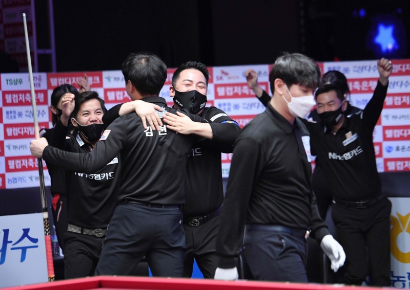 5라운드 7차전서 승리한 NH가 환호하고 있다.(사진=PBA)