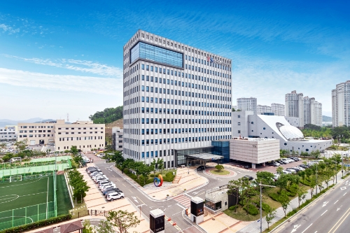 한국교통안전공단(경북 김천시 소재) 본사 사옥 전경 / 사진 제공 = 한국교통안전공단