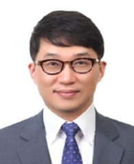 김영일 부행장 프로필 / 사진 제공 : 하나은행