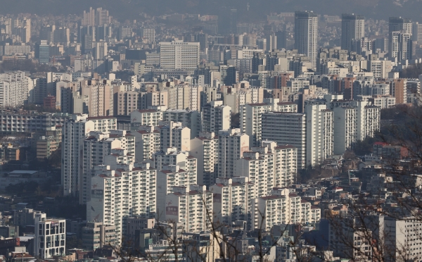 서울 남산에서 바라본 아파트단지. / 연합뉴스