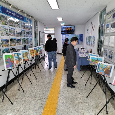 어르신 예술작품 전시회 모습 (사진제공 = 진도군)