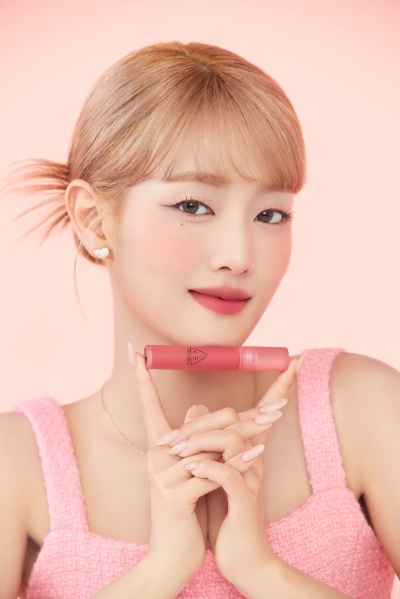 3CE-(여자)아이들 민니, 수채화 메이크업 화보 선보여