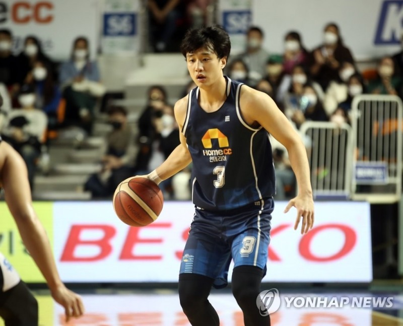 드리블하는 허웅