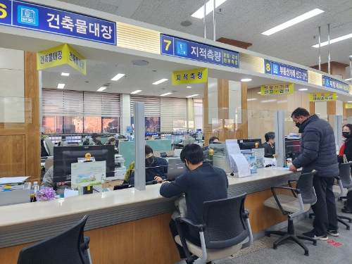 정읍시는 토지분할 허가부터 토지분할 및 지적 공부 정리까지 한 번에 접수받아 처리하는 간소화 서비스를 시행한다 (사진제공 = 정읍시)