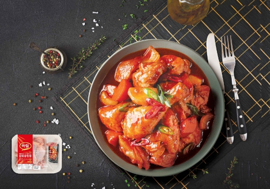 하림 ‘매콤양념소스가 들어있는 닭볶음탕용’ 제품을 활용한 요리