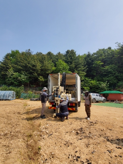 토양실태조사 모습 / 사진 제공 : 경기도