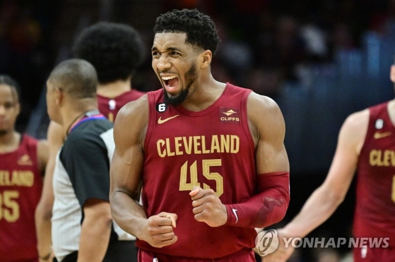 '너 약 했지?' NBA, 71득점 미첼에 약물 검사...미첼, 실제 득점은 56점?