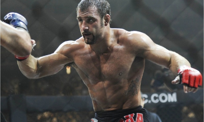 여자친구 살해 혐의로 체포된 바로니의 경기 모습(사진=UFC)