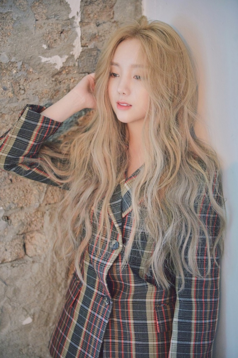 인기 걸그룹 러블리즈 출신 미녀 가수 케이.