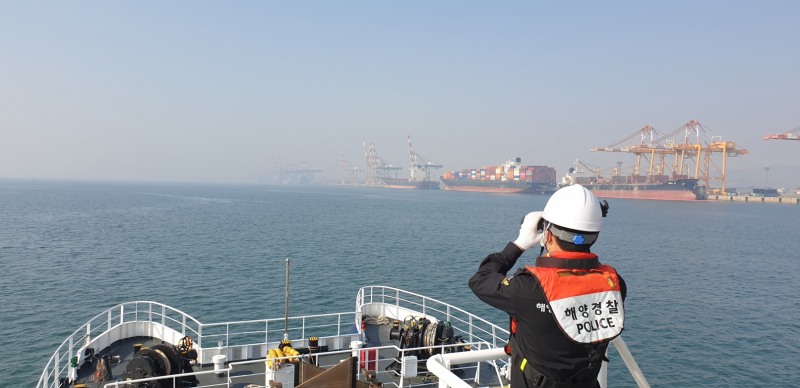 여수해양경찰이 안전관리를 하고있다 (사진제공 = 여수해양경찰서)